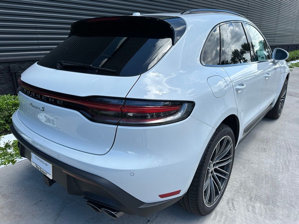 Thumbnail: 2025 Porsche Macan - 9