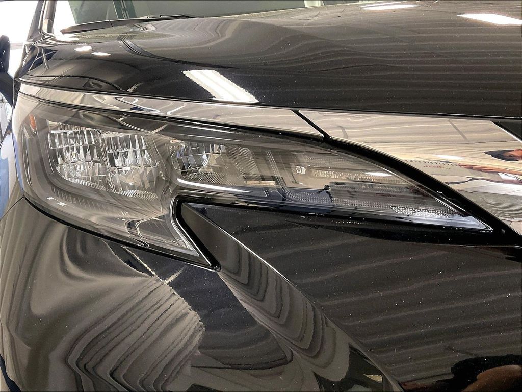 2025 Toyota Sienna — photo 34