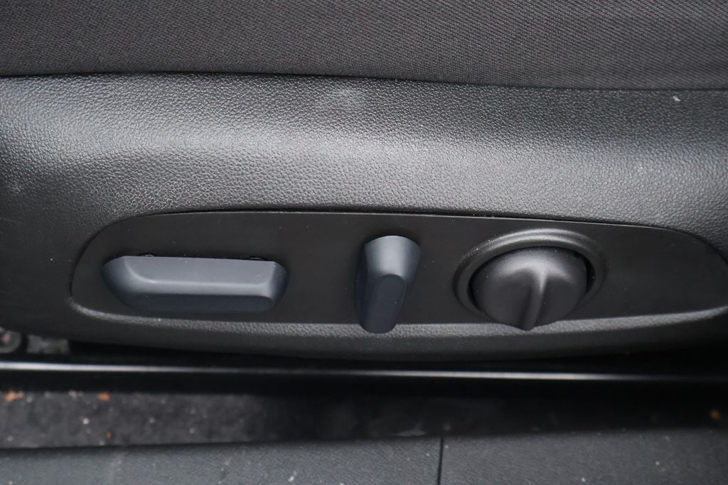 Thumbnail: 2025 Chevrolet Malibu - 15