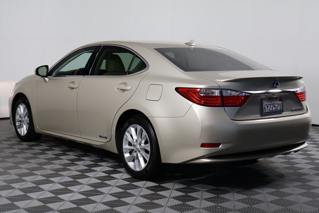 Thumbnail: 2013 Lexus ES - 6