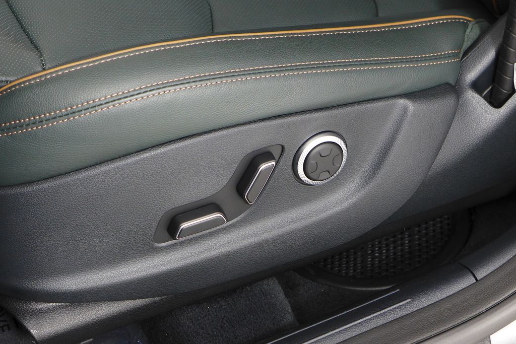 2023 Genesis GV70 2.5T 23
