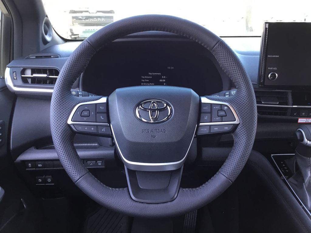 Thumbnail: 2026 Toyota Sienna - 20