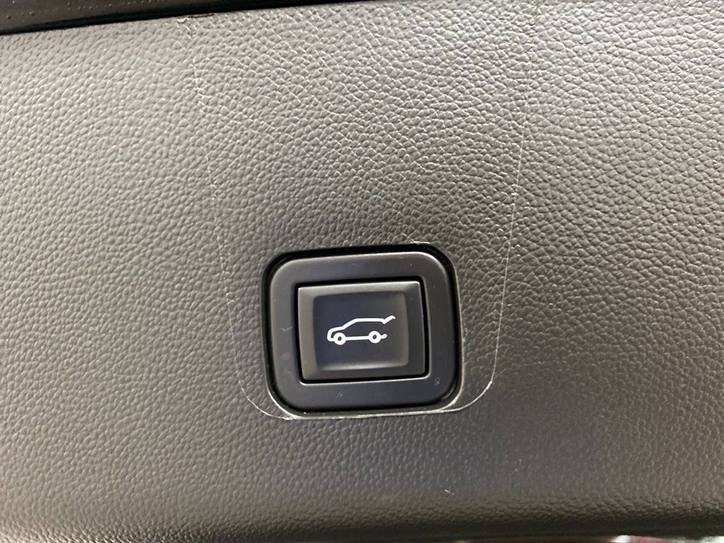 2023 Chevrolet Traverse RS photo