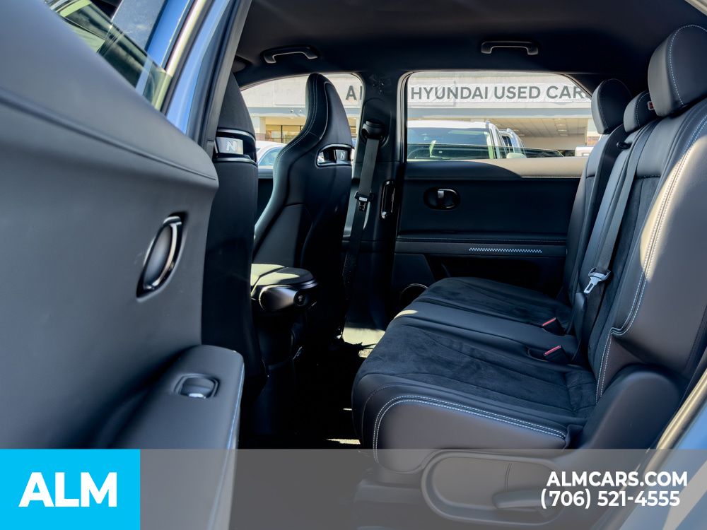 Used 2025 Blue Hyundai Base image 17