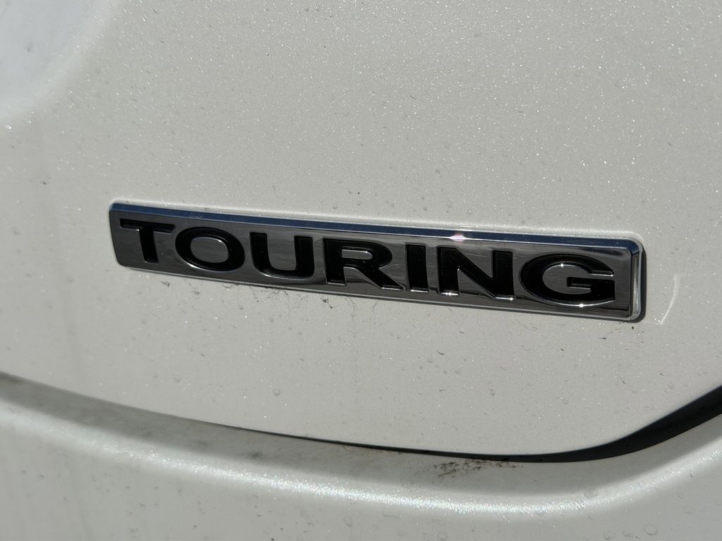 new 2025 Honda Pilot car, priced at $49,296