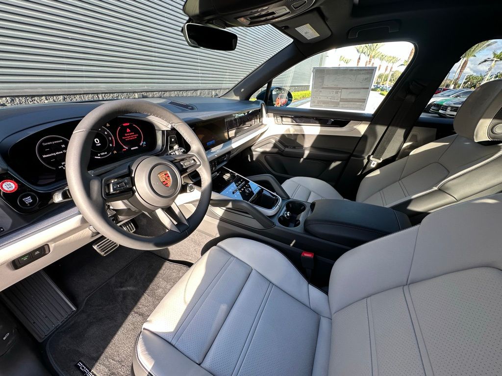 Thumbnail: 2026 Porsche Cayenne - 4