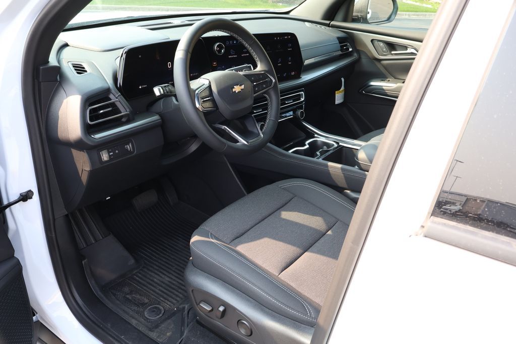 Thumbnail: 2026 Chevrolet Traverse - 13