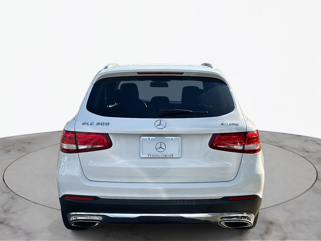 Thumbnail: 2016 Mercedes-Benz GLC - 9