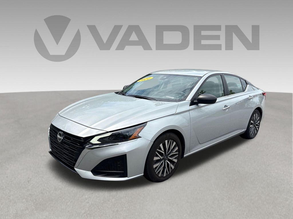 2024 Nissan Altima 2.5 SV FWD