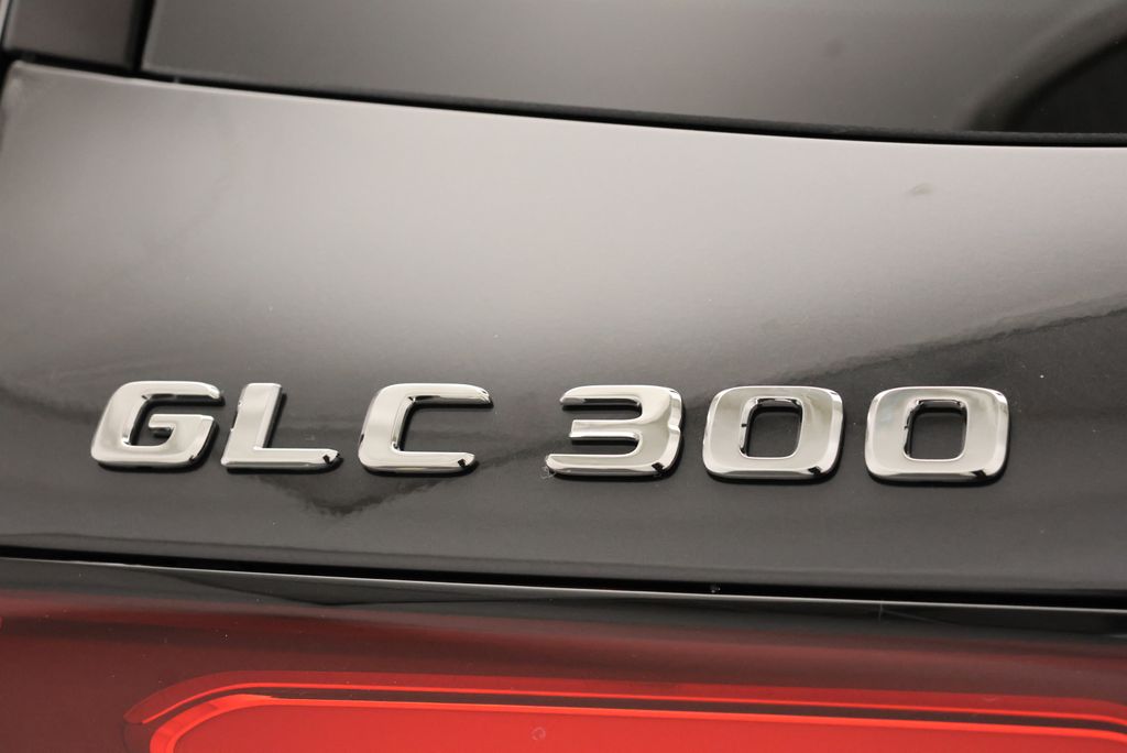 Thumbnail: 2027 Mercedes-Benz GLC - 9