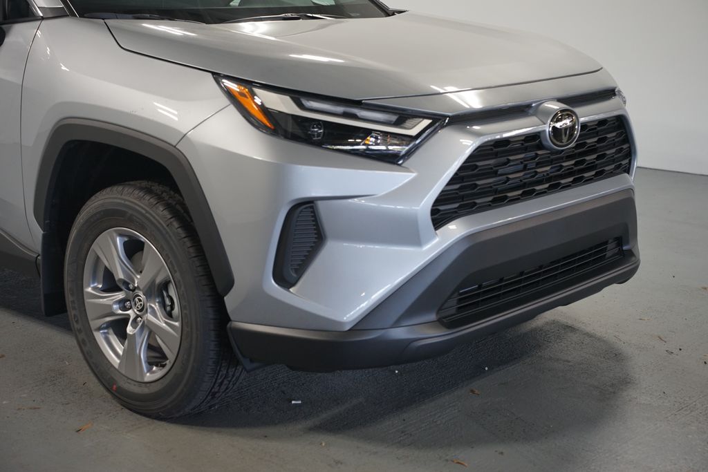 Thumbnail: 2025 Toyota RAV4 - 4