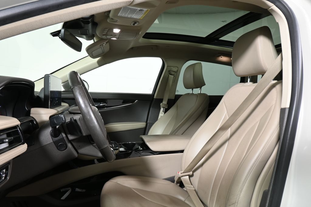 Thumbnail: 2023 Lincoln Nautilus - 5