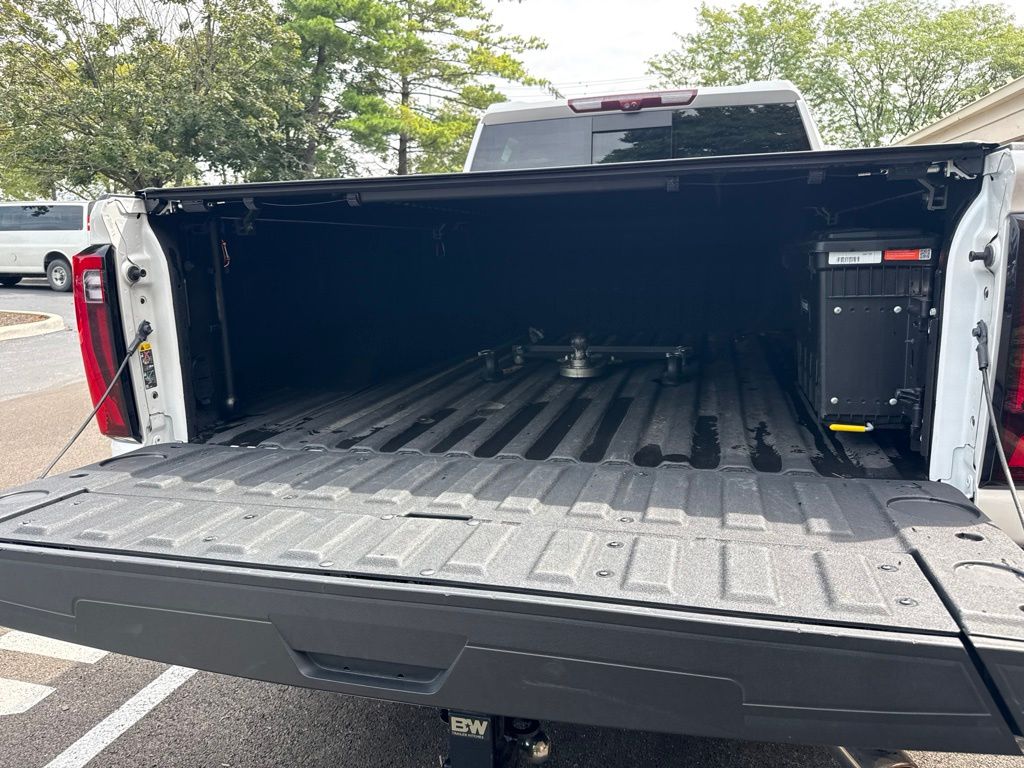 Used 2024 White GMC Denali image 6