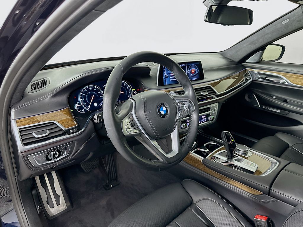 Thumbnail: 2016 BMW 7 Series - 9
