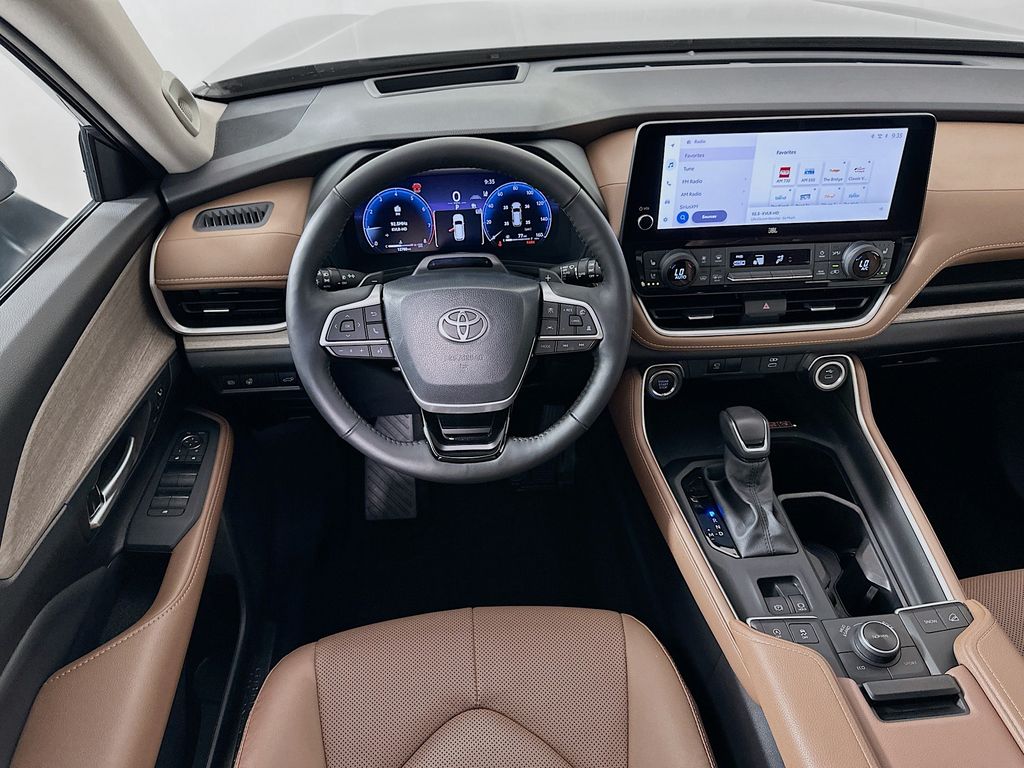 Thumbnail: 2025 Toyota Grand Highlander - 22