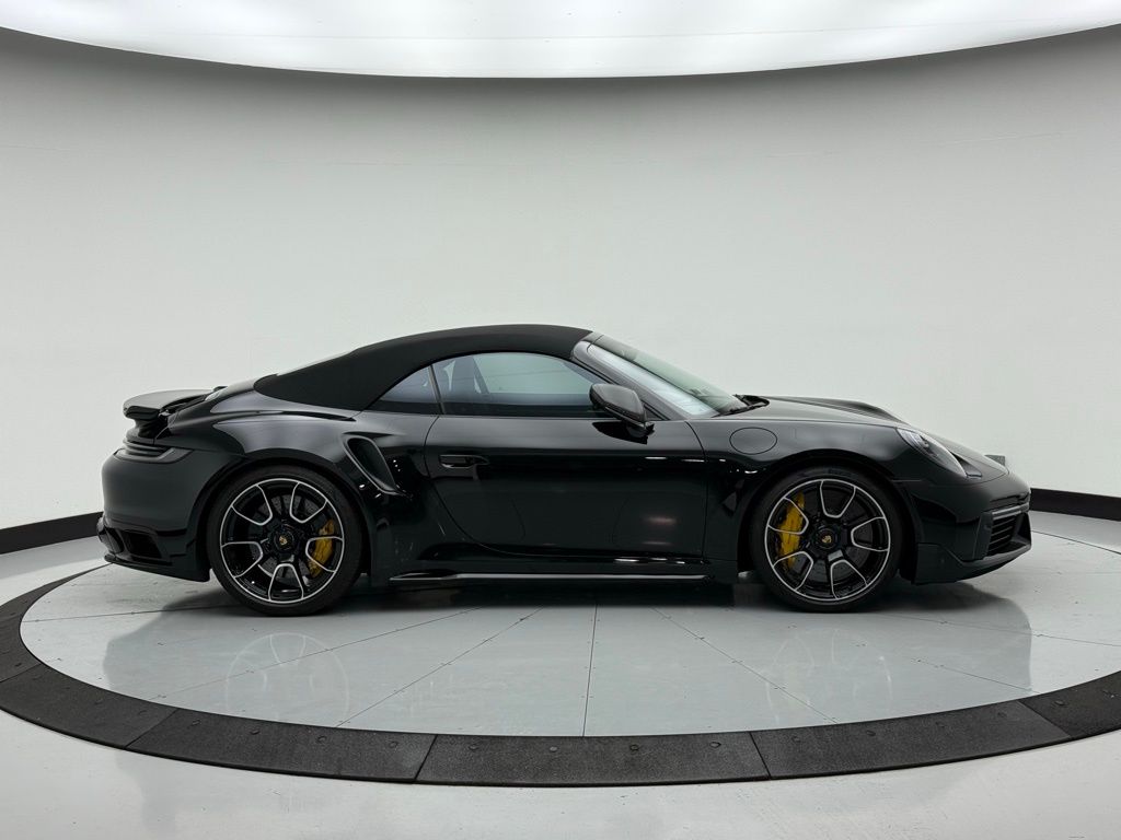 2022 Porsche 911 Turbo S 10