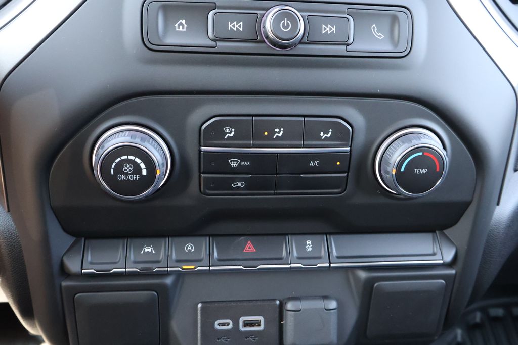Thumbnail: 2026 Chevrolet Silverado 1500 - 26