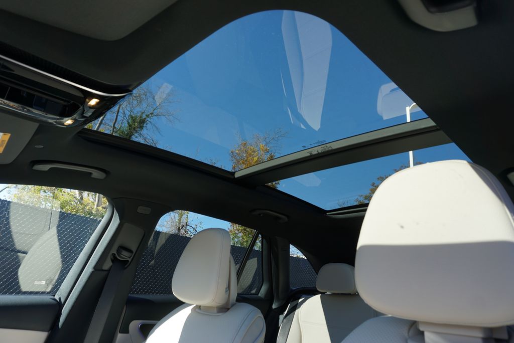 Thumbnail: 2026 Mercedes-Benz GLC - 12