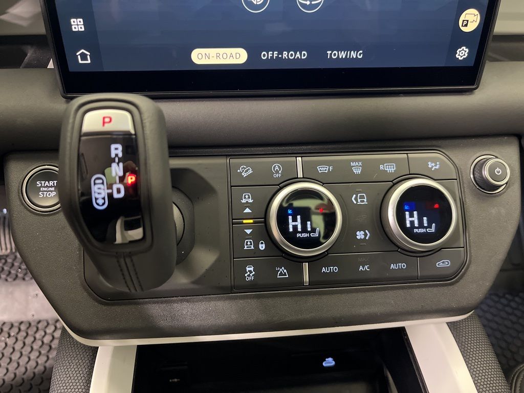 Thumbnail: 2025 Land Rover Defender - 19