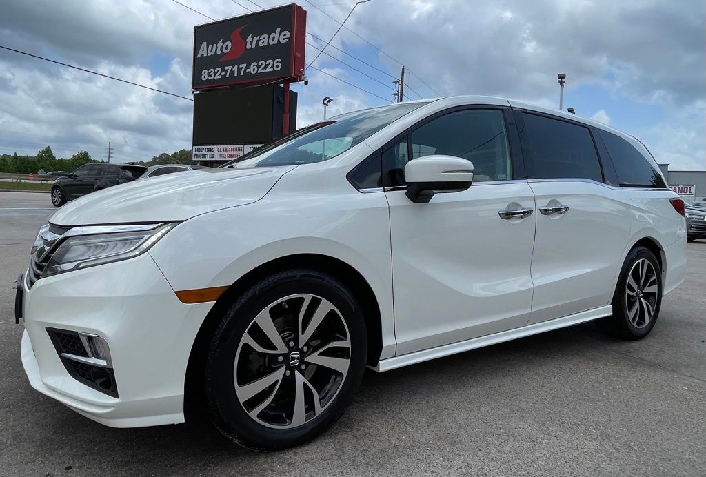 2018 Honda Odyssey Elite White at Community Honda