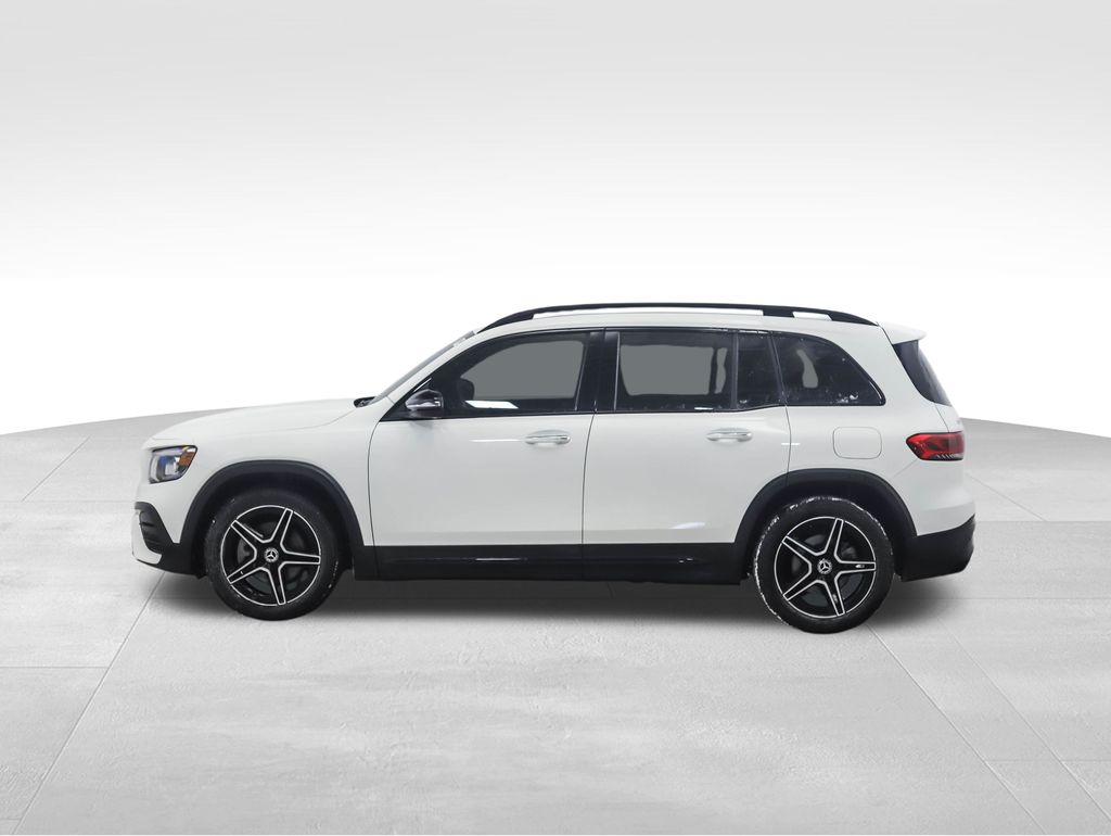 Thumbnail: 2021 Mercedes-Benz GLB - 2