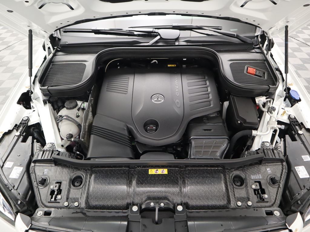 2025 Mercedes-Benz GLS 450 4MATIC 32