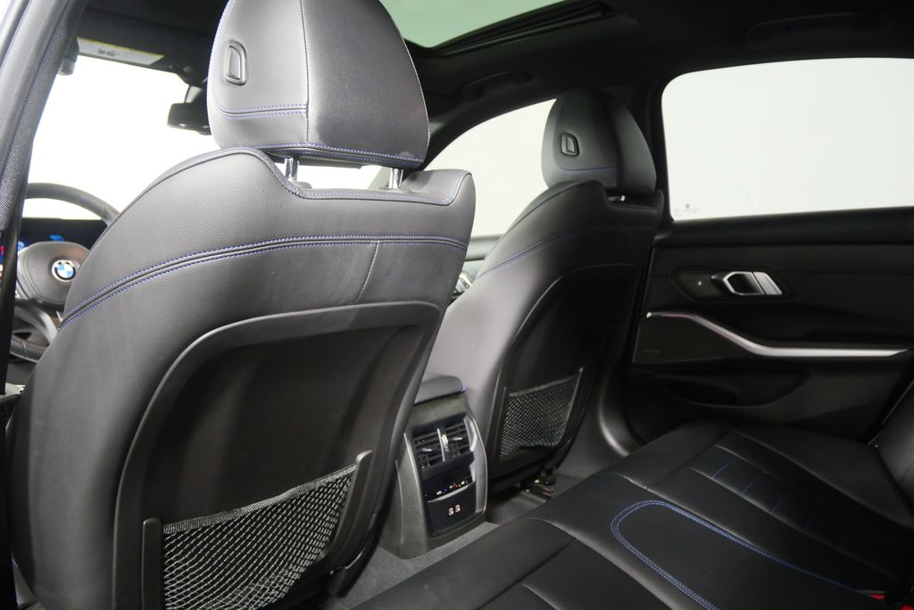 Thumbnail: 2023 BMW 3 Series - 18