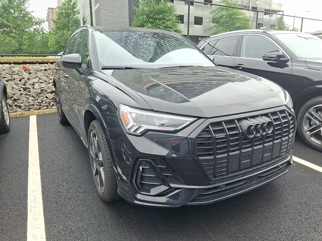 Thumbnail: 2025 Audi Q3 - 2