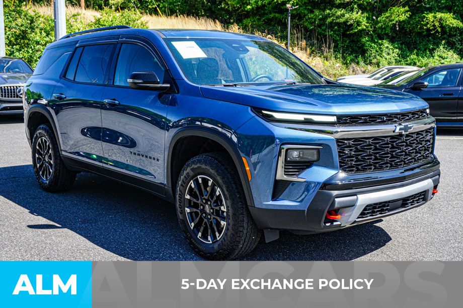 Used 2025 Blue Chevrolet Z71 image 4