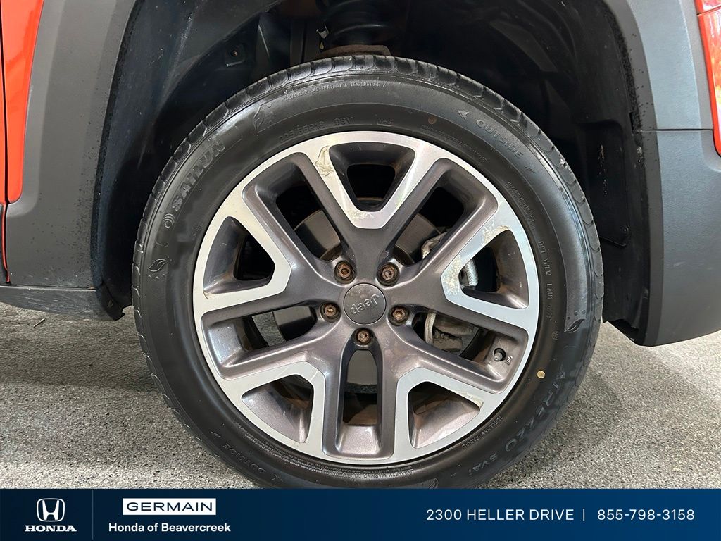Used 2015 Orange Jeep Latitude image 12