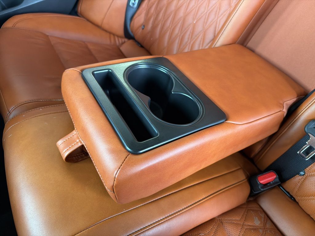 Thumbnail: 2019 Nissan Maxima - 18