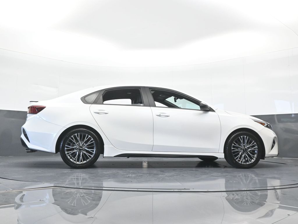 Used 2024 Snow White Pearl Kia GT-Line image 64