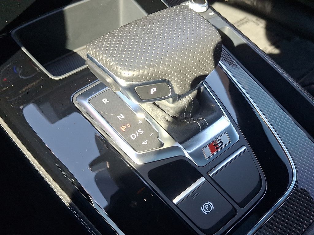 Thumbnail: 2023 Audi SQ5 - 15