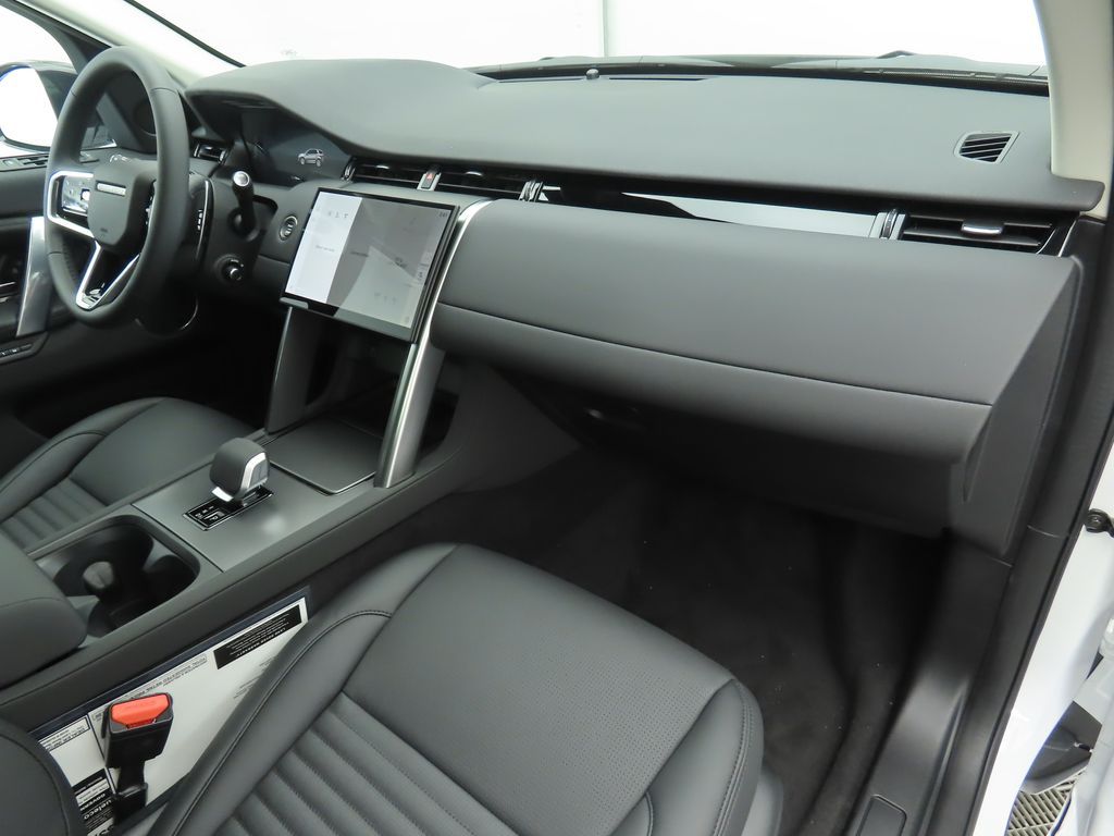 Thumbnail: 2025 Land Rover Discovery Sport - 17