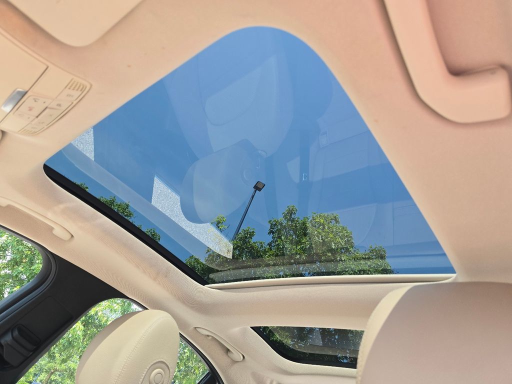Used 2015 Blue Mercedes-Benz C 300 image 3