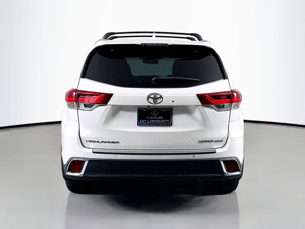 Thumbnail: 2019 Toyota Highlander - 6