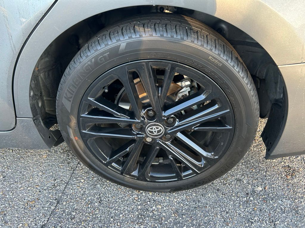 Thumbnail: 2025 Toyota Camry - 9