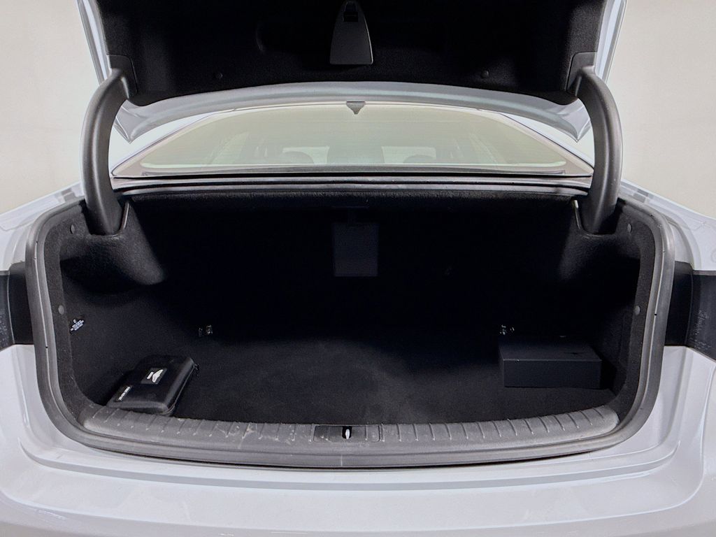 Thumbnail: 2018 Genesis G80 - 28