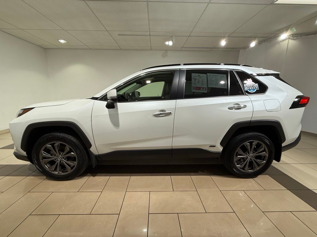 Thumbnail: 2025 Toyota RAV4 - 2