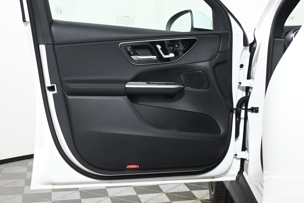 Thumbnail: 2025 Mercedes-Benz GLC - 21