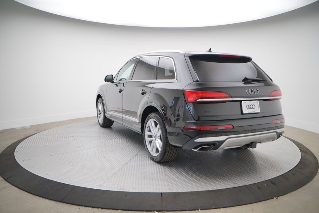 2025 Audi Q7  3