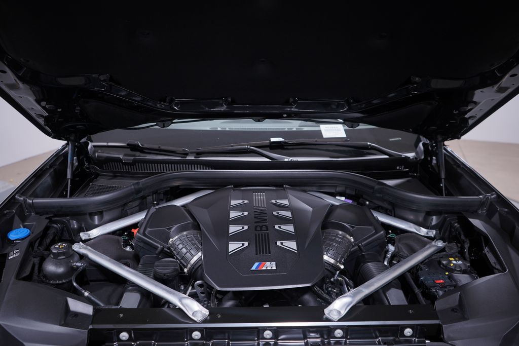 2026 BMW X7 M60i 16