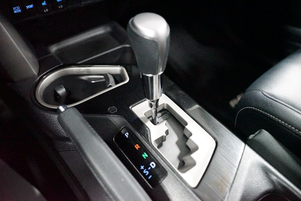 Thumbnail: 2017 Toyota RAV4 - 23