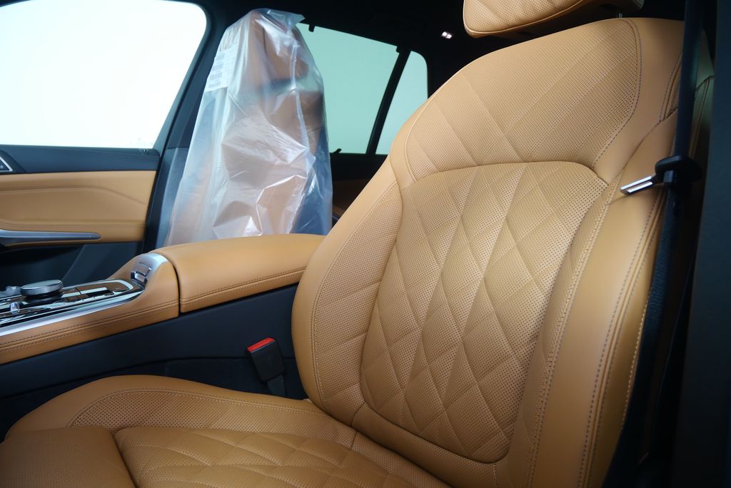 Thumbnail: 2026 BMW X5 - 11