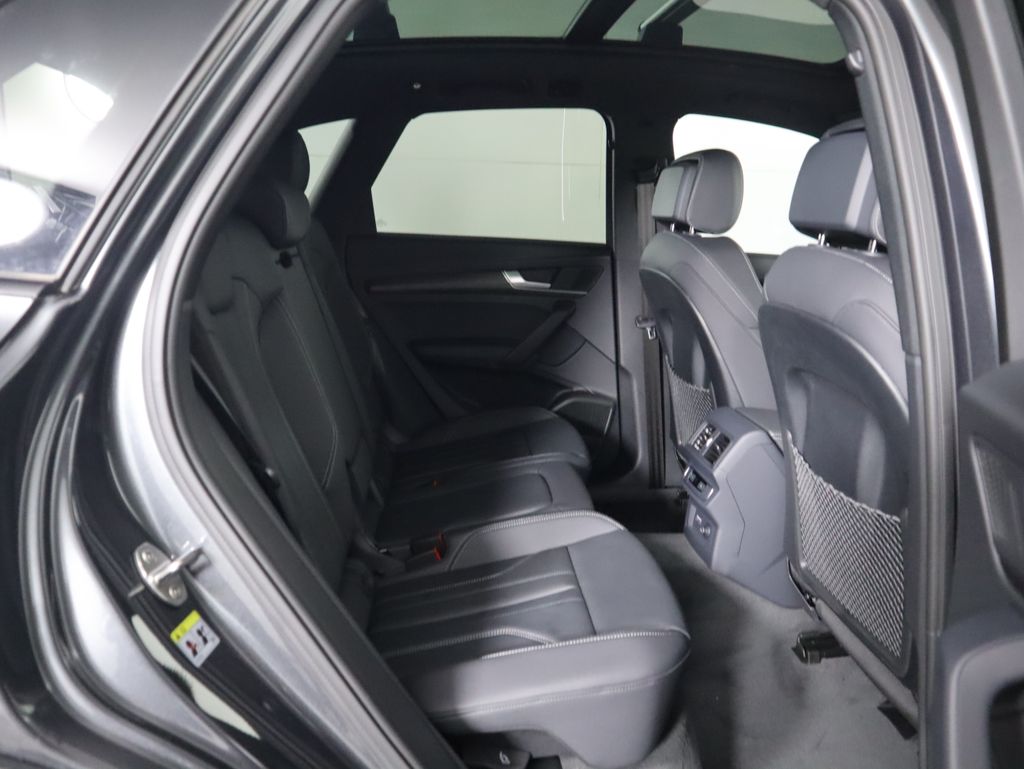 2025 Audi Q5  24