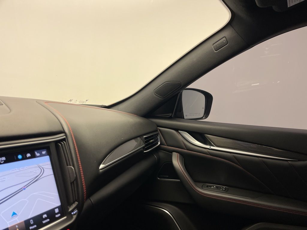 Thumbnail: 2022 Maserati Levante - 20