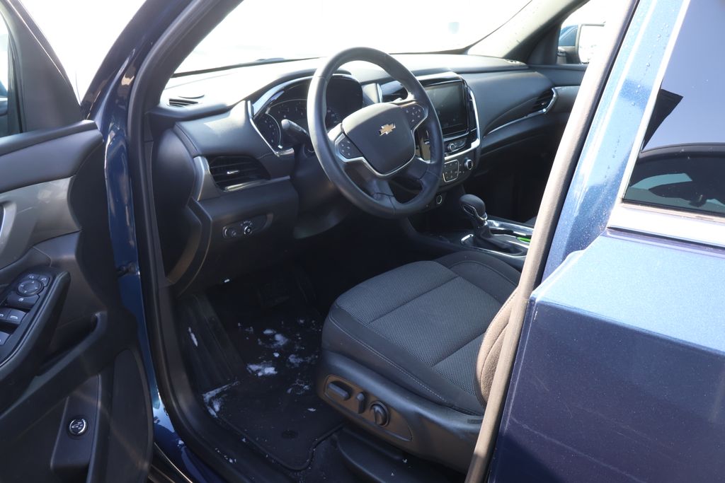 Thumbnail: 2023 Chevrolet Traverse - 11