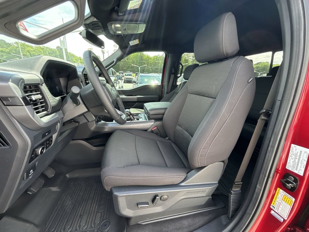 New 2026 Ruby Red Metallic Tinted Clearcoat Ford XLT image 13