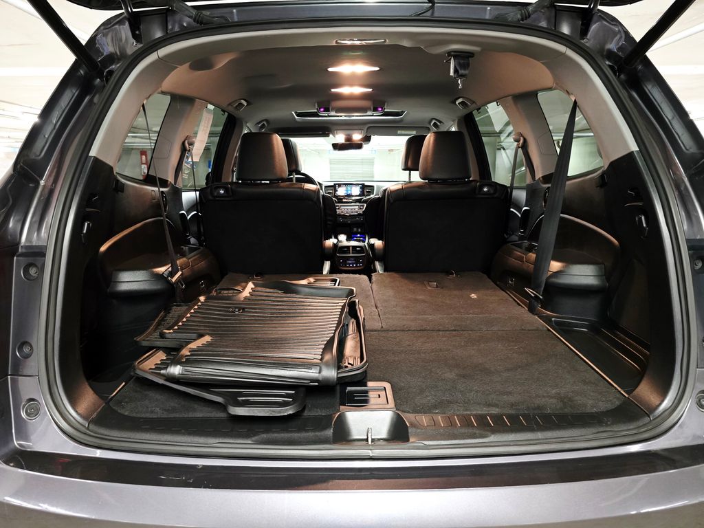2020 Honda Pilot Touring photo 7