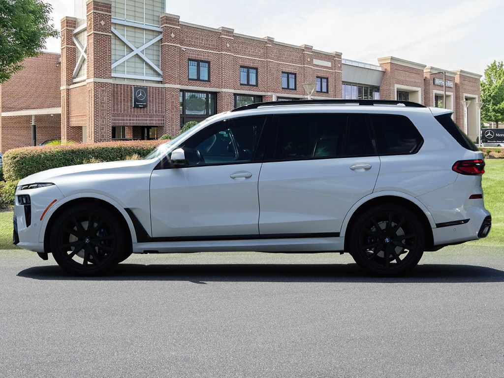 Thumbnail: 2023 BMW X7 - 8